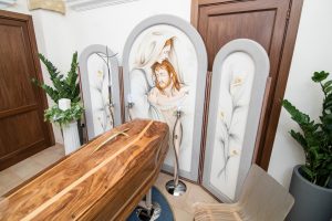 onoranze_funebri_de_matteis_vernole_Allestimento_camera_ardente2